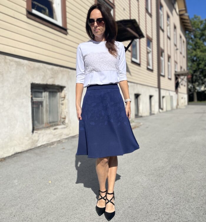 Tumesinine seelik  lillemustriga - Image 2