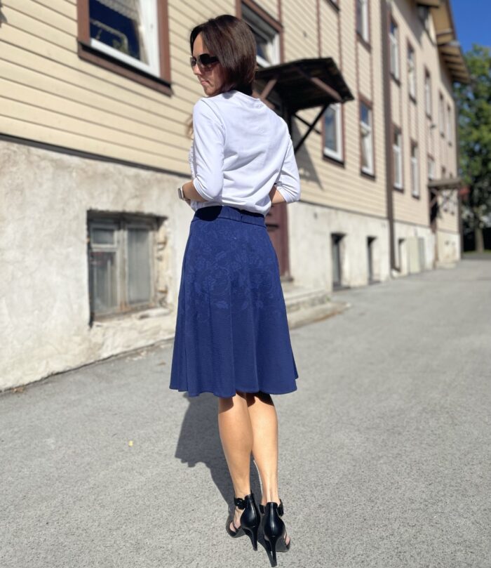 Tumesinine seelik  lillemustriga - Image 4