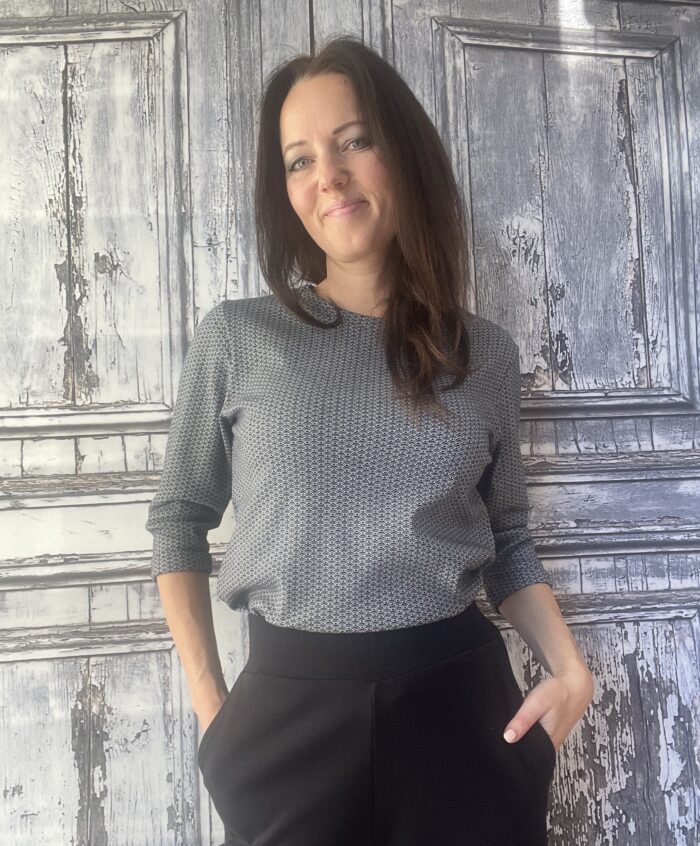 Tumesinine mustriga pluus - Image 1