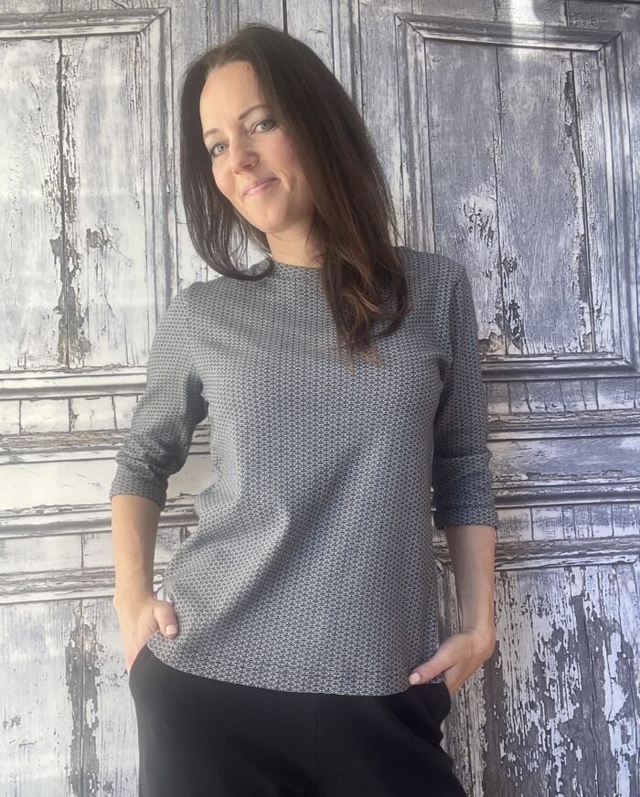 Tumesinine mustriga pluus - Image 3