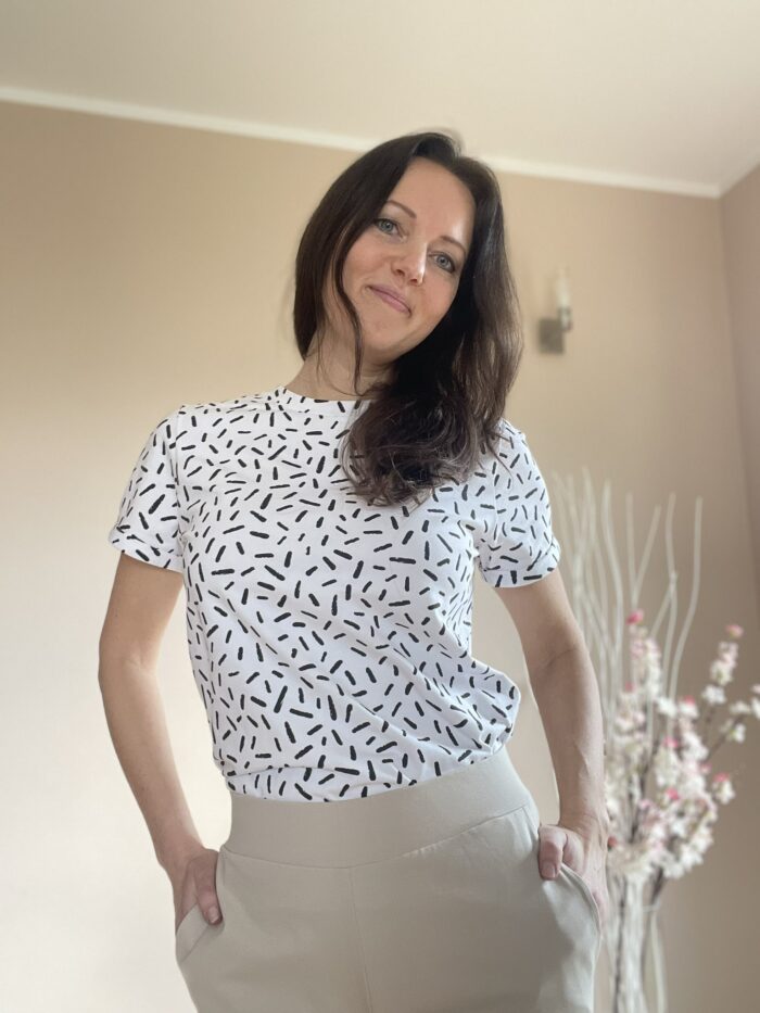 Valge mustriga pluus White Patterned Blouse - Image 4