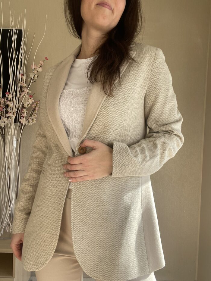 Kreemikas villane pintsak kalasaba mustriga - Image 4