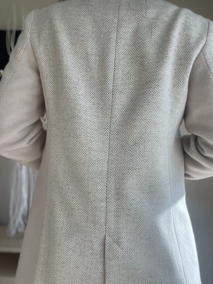 Kreemikas villane pintsak kalasaba mustriga - Image 5