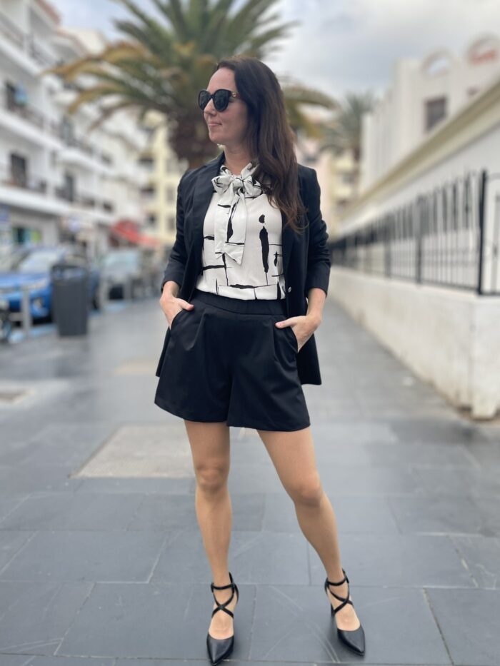 Mustad peenvillased lühikesed püksid Mustad peenvillased lühikesed püksid - Image 1