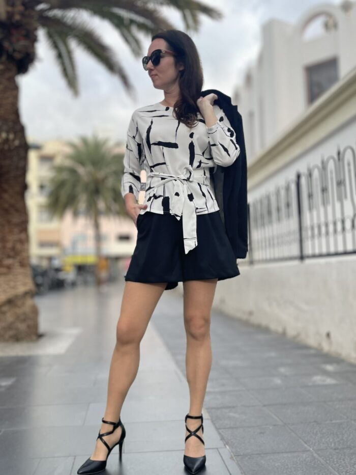 Mustad peenvillased lühikesed püksid - Image 2