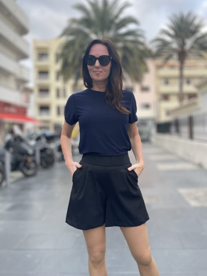 Mustad peenvillased lühikesed püksid - Image 4