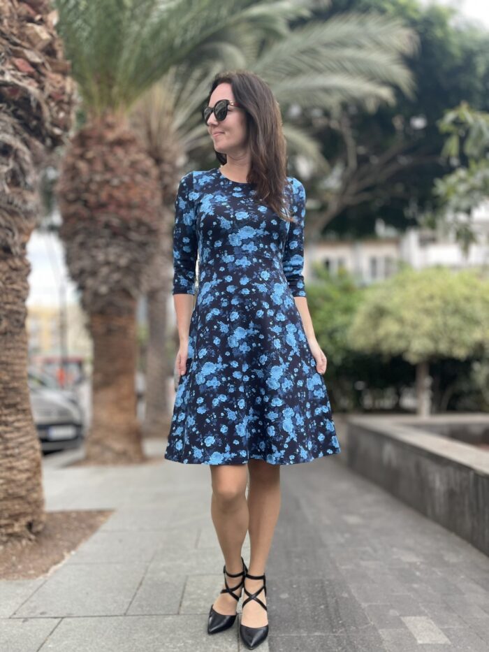 Öösinine kleit lilledega - Image 1