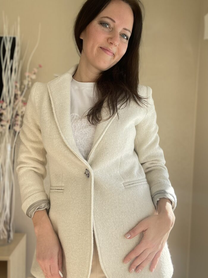 VALMIB TELLIMISEL! Naiste kreemikas pintsak, 100% vill Greamy Jacket, 100% Wool - Image 1