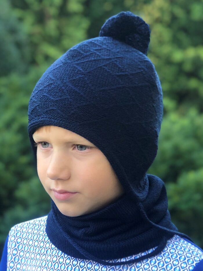 Tumesinine müts tuti ja paeltega, 100% meriinovill Navy Blue Hat, 100% Merino Wool - Image 1