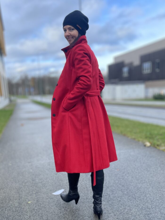 Red Wintercoat - Image 2