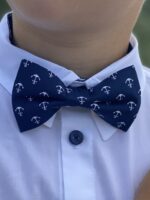 Tumesinine kikilips ankrutega