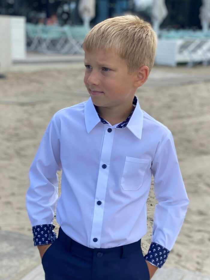 Valge triiksärk, tumesiniste ankru detailidega White Shirt - Image 1