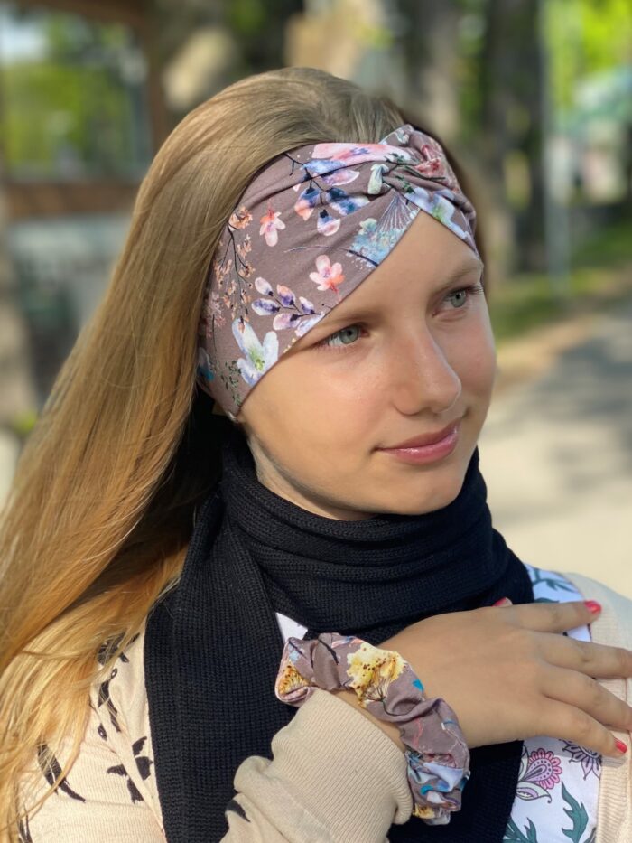 Peapael: Kreemikas lilleline Headband: Creamy Floral - Image 1