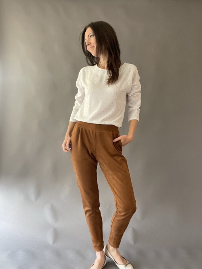 Kaamelikarva kunstnahast püksid - Image 1