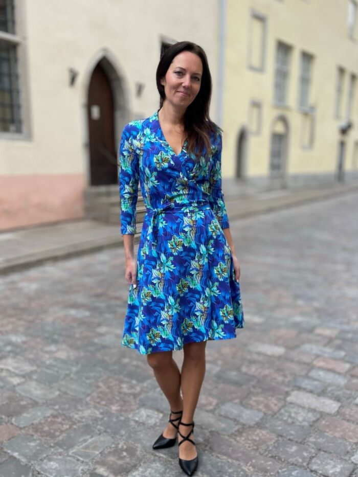 Wrapped Dress Floral Bright Blue - Image 4