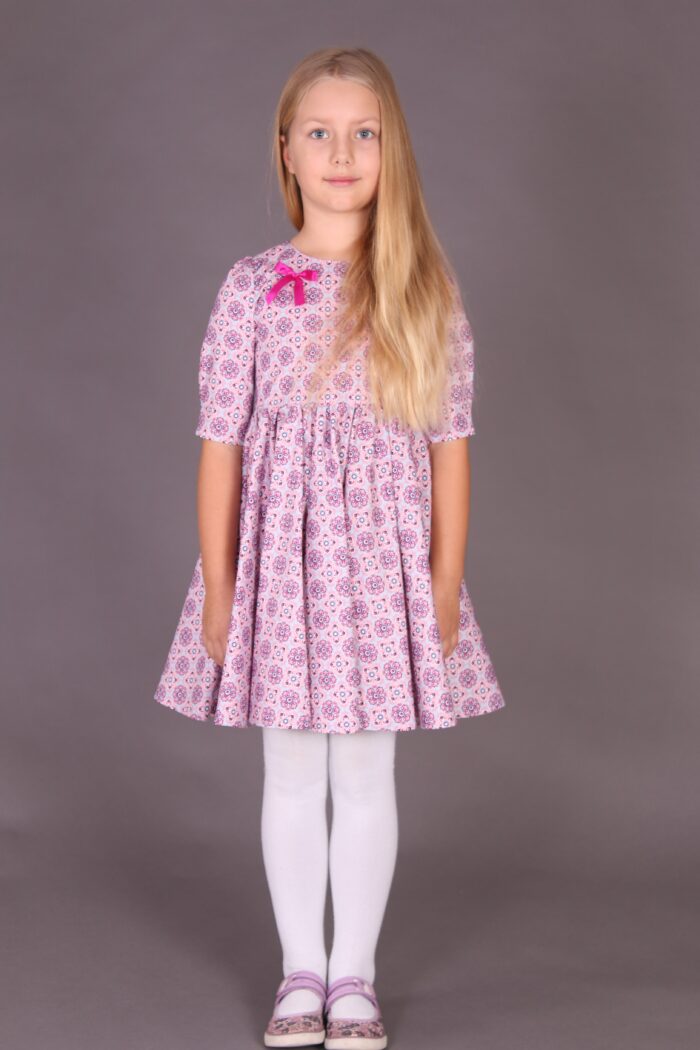 Kleit roosade ornamentidega - Image 1