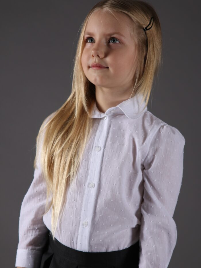 Valge koolipluus väikeste täppidega White Blouse - Image 2