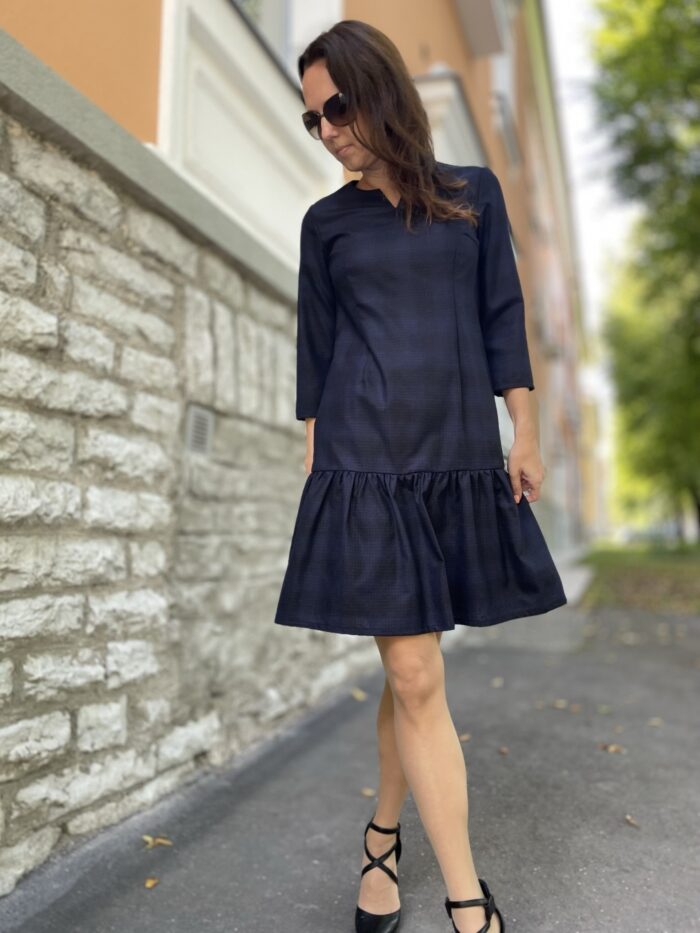 Tumesinine kleit satsiga, 100% peenvill Navy Blue Dress, 100% Virgin Wool - Image 2