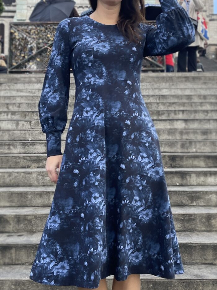 Öösinine kleit pika puhvvarrukaga - Image 3