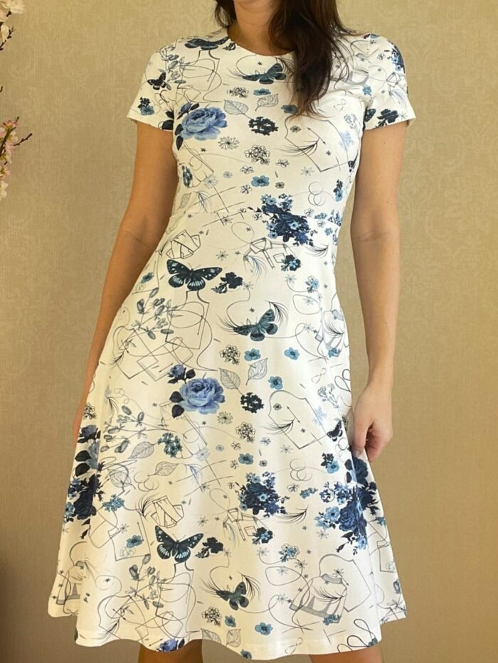 Valge kleit siniste lilledega - Image 2