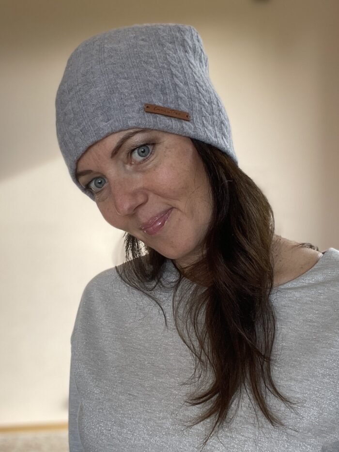 Helehall palmikkoes müts, 100% meriinovill - Image 2