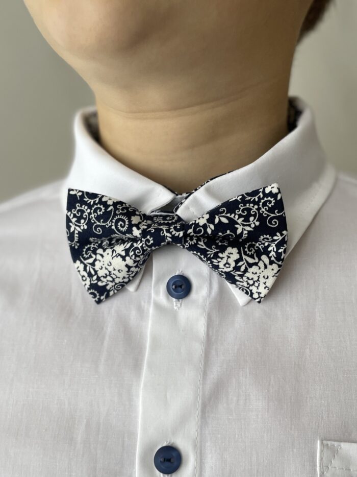 Bow Tie With Navy Blue Floral Details - Image 2