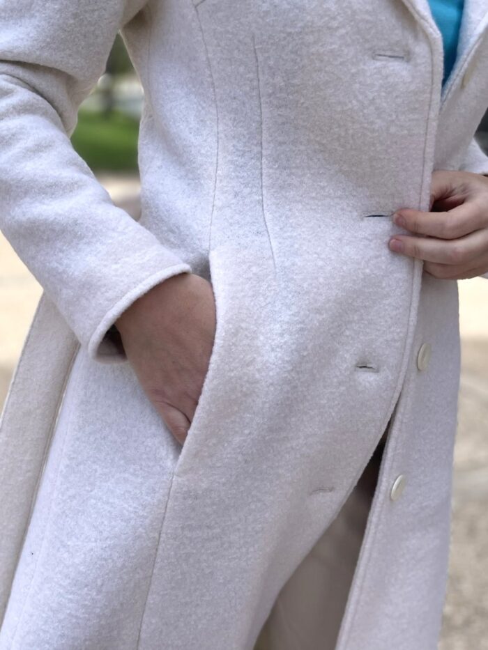 Naiste kreemikas mantel, 100% vill Naiste kreemikas mantel, 100% vill - Image 1