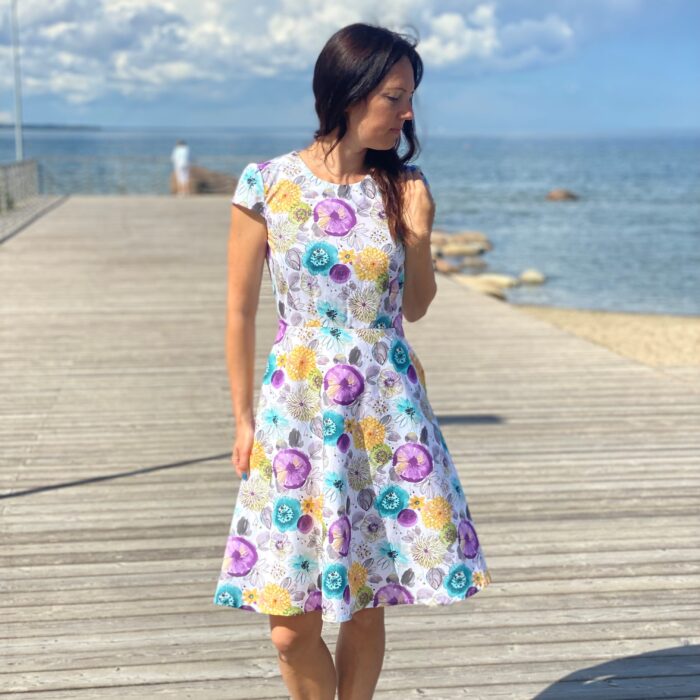 Kleit maalitud lilledega - Image 1