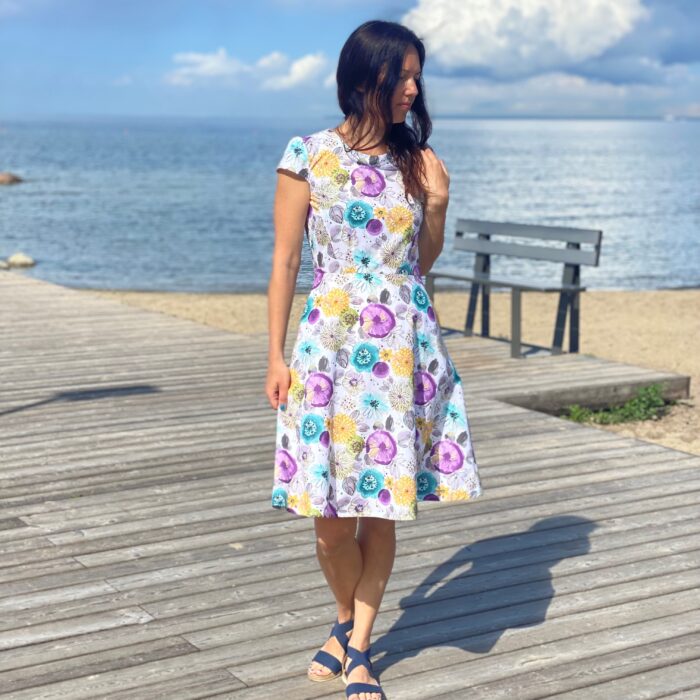 Kleit maalitud lilledega - Image 3