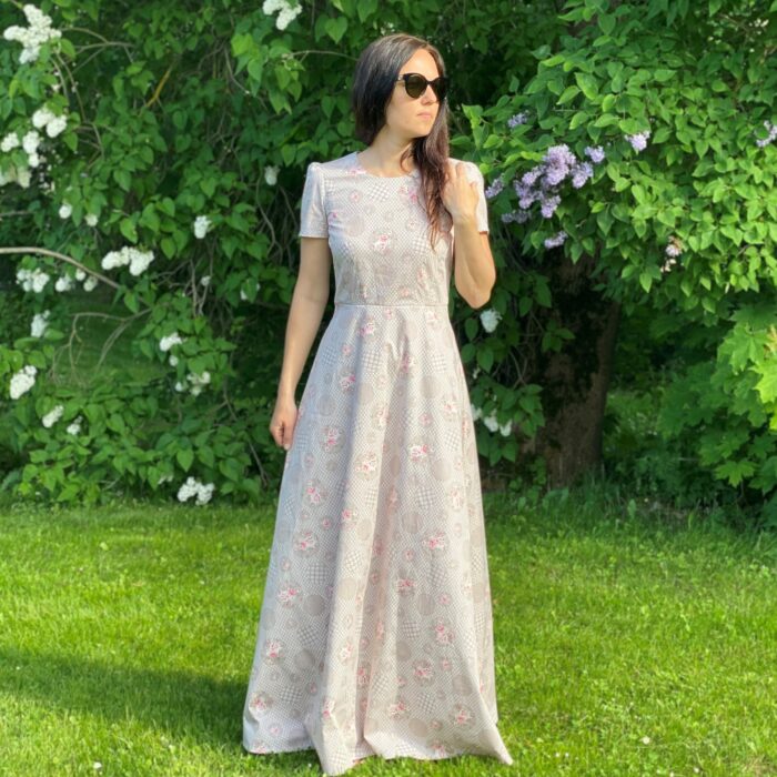 Kreemikas roosidega maksikleit - Image 1