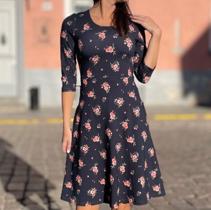 Tumesinine kleit väikse lillega - Image 5