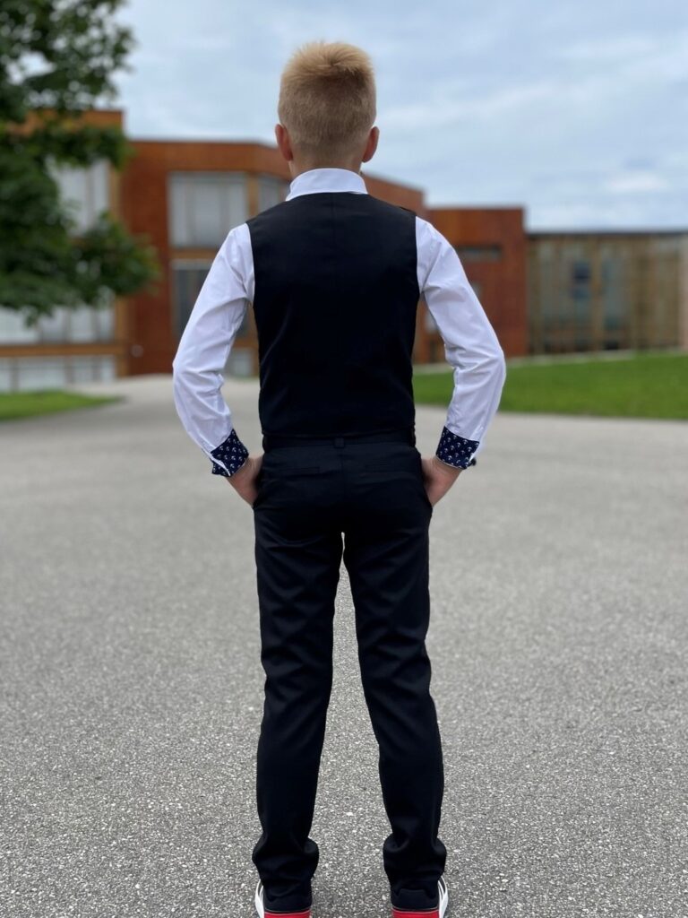 Mustad peenvillased püksid - Image 2