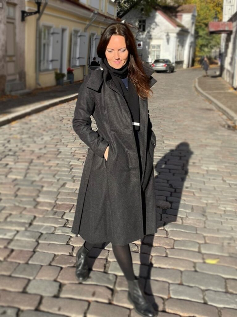 Dark Gray Wintercoat - Image 2