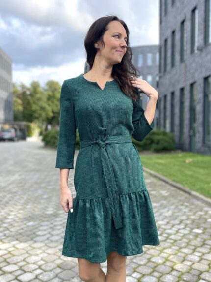 Peenvillane roheline kleit satsiga