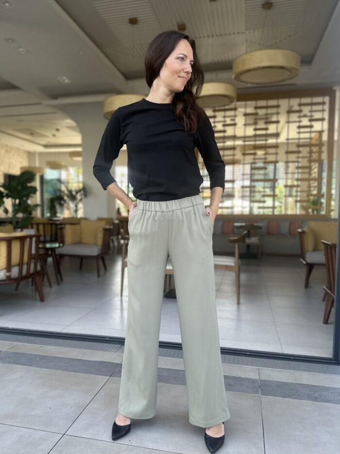 Helerohelised kreemikad püksid laia säärega, 100% peenvill Helerohelised kreemikad püksid laia säärega, 100% peenvill - Image 1