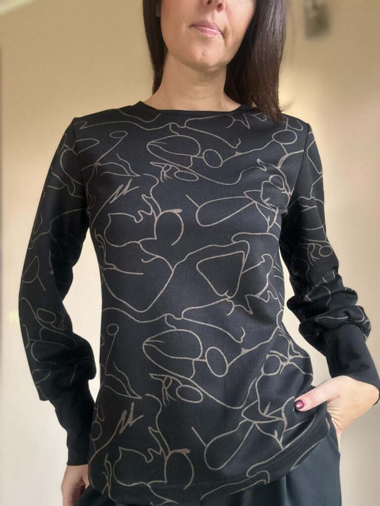 Pluus Must Graffiti - Image 3