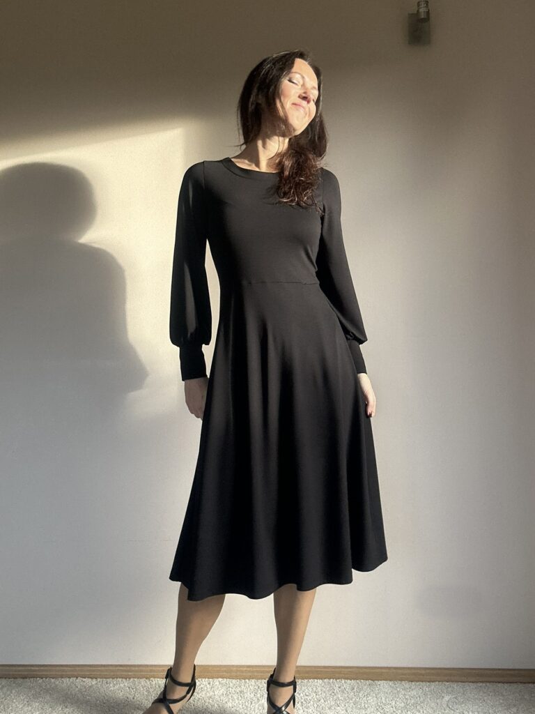 Black Dress - Image 5