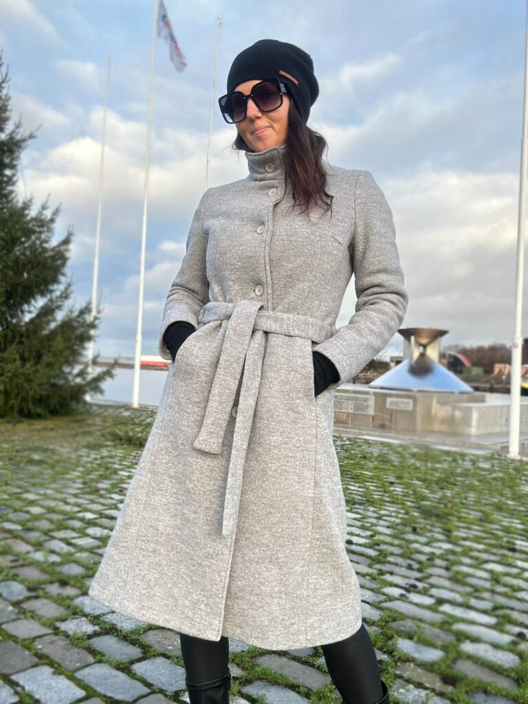 Light Gray Wintercoat - Image 3
