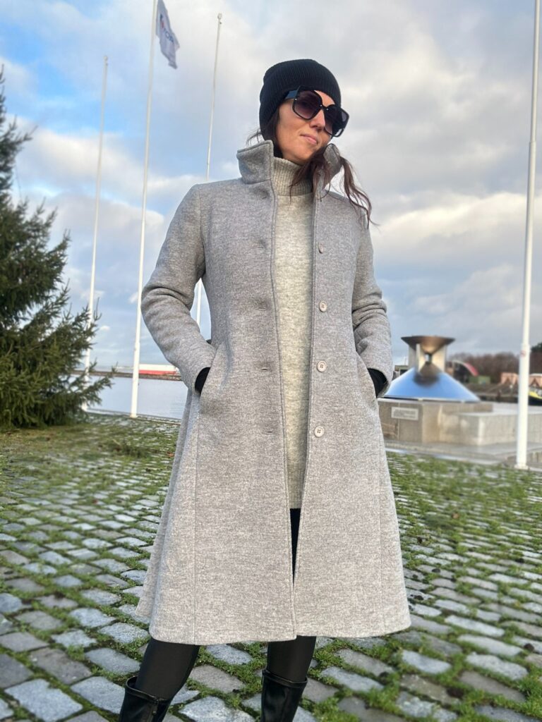 Light Gray Wintercoat - Image 7