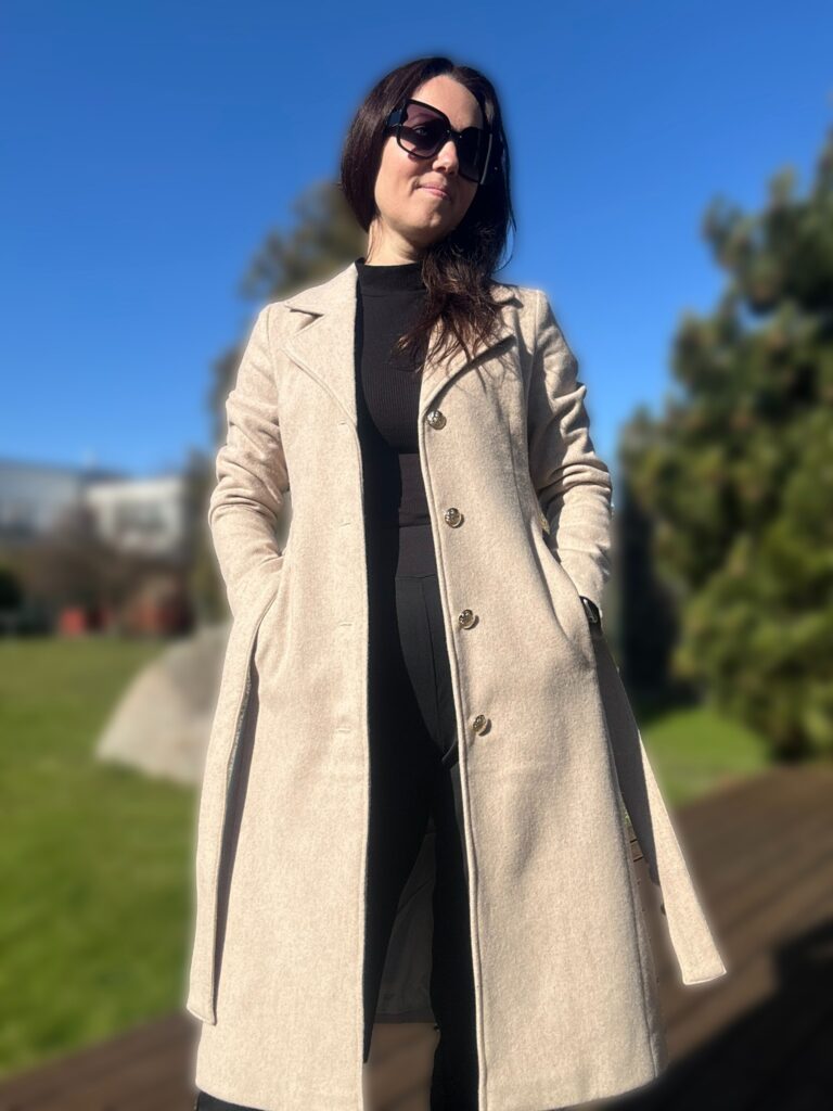 Camel Coat With Virgin Wool and Cashmere - Image 3