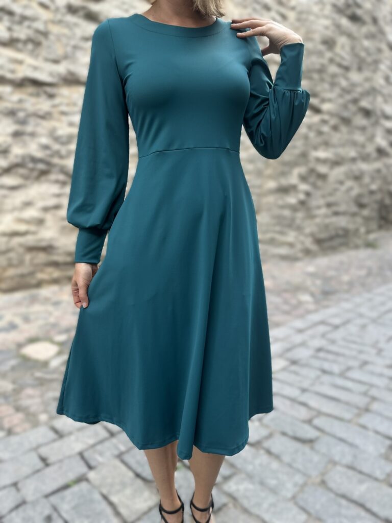 Green Dress - Image 4