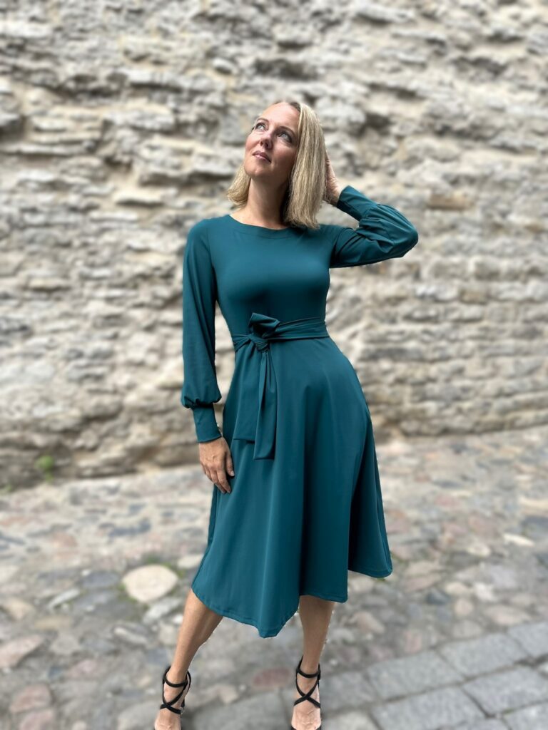 Green Dress - Image 2