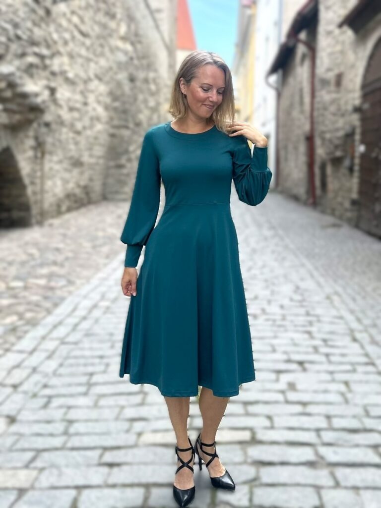 Green Dress - Image 3