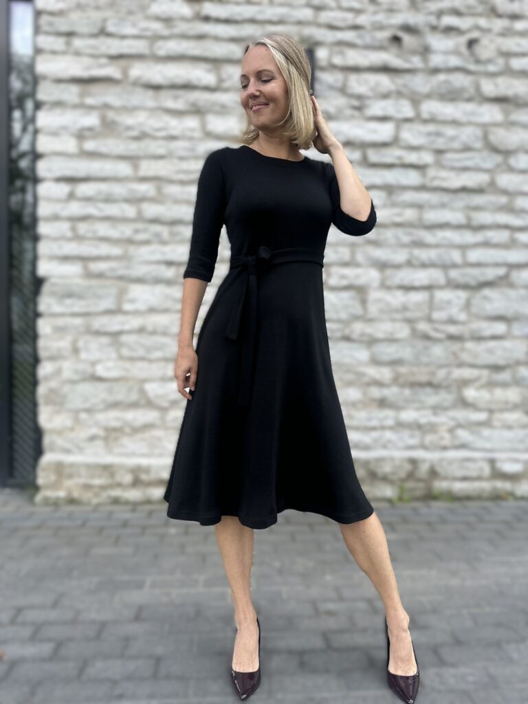 Black Dress, 100% meriinovill