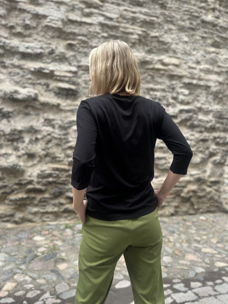 Must pluus luksuslikust kangast - Image 4