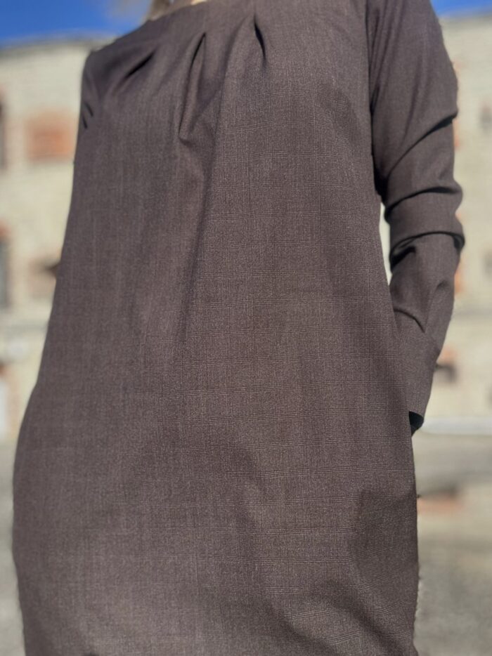 Brown Dress With A Belt - Image 7