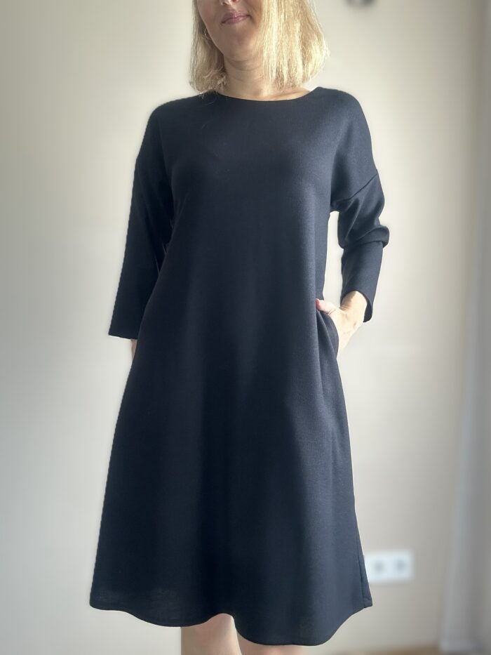 7697-Emma-and-Theo-naiste-must-kleit-peenvilla-ja-siidiga-5 Black Dress With Virgin Wool And Silk - Image 3