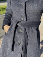 Tumesinine luksuslik mantel peenvilla ja mohääriga - Image 5