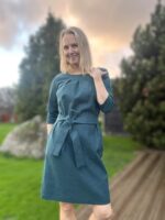 Roheline kleit vööga