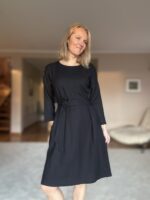 Must kleit peenvilla ja siidiga - Image 3